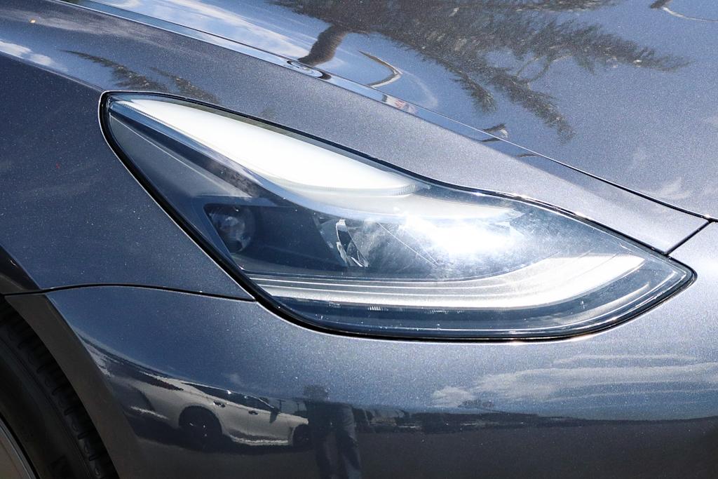 Thumbnail: 2022 Tesla Model 3 - 16