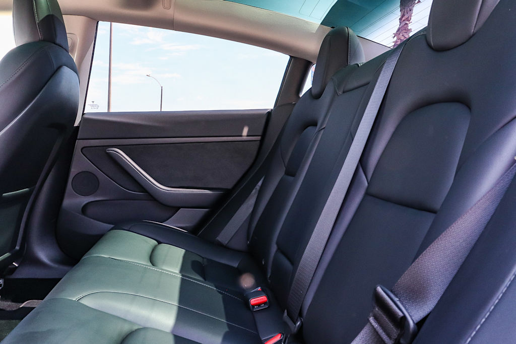 Thumbnail: 2022 Tesla Model 3 - 11
