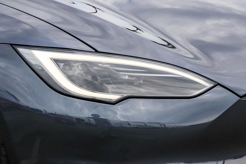 Thumbnail: 2023 Tesla Model S - 14
