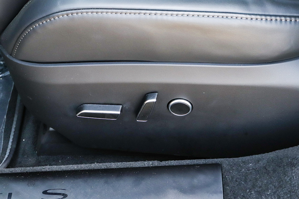 Thumbnail: 2025 Tesla Model S - 27