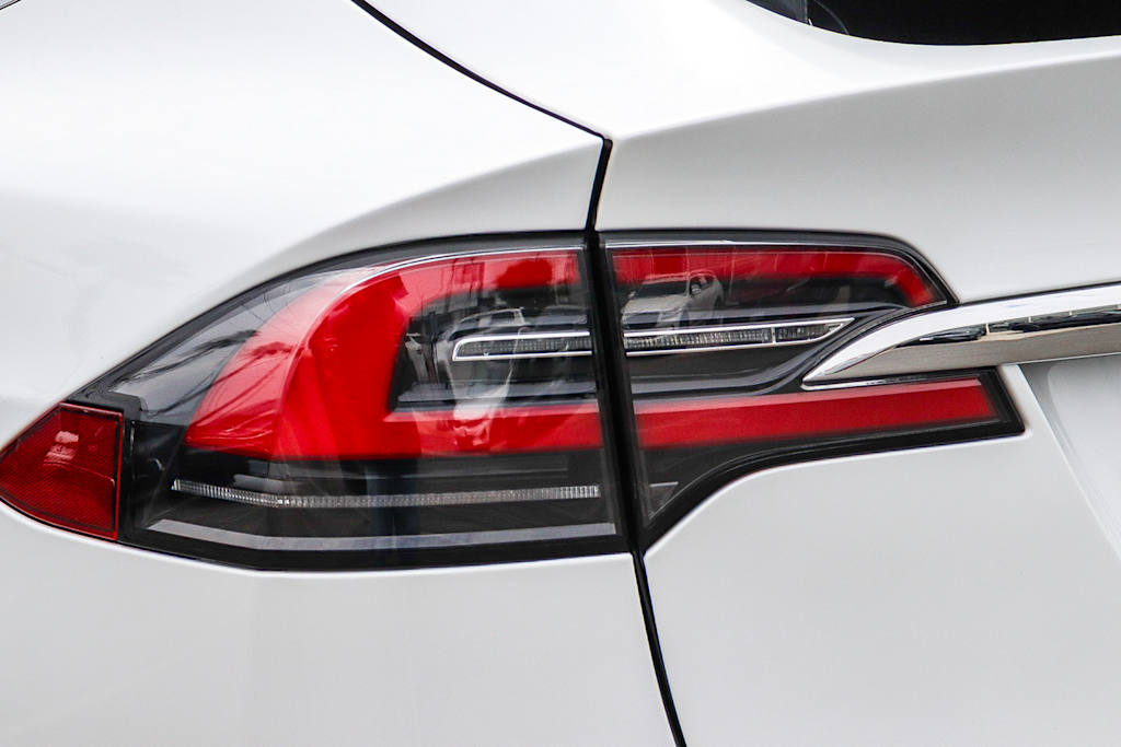 Thumbnail: 2020 Tesla Model X - 17