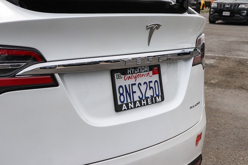 Thumbnail: 2020 Tesla Model X - 18