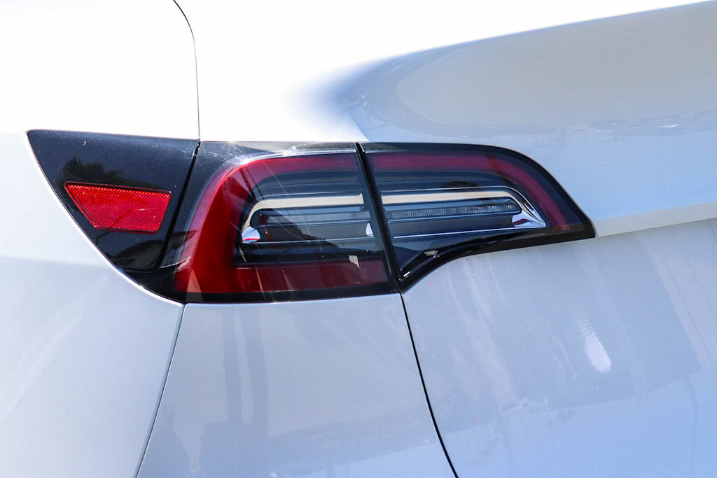 Thumbnail: 2021 Tesla Model Y - 17