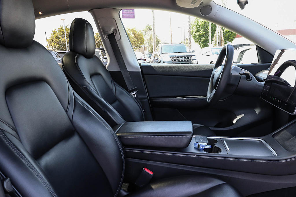 Thumbnail: 2021 Tesla Model Y - 8