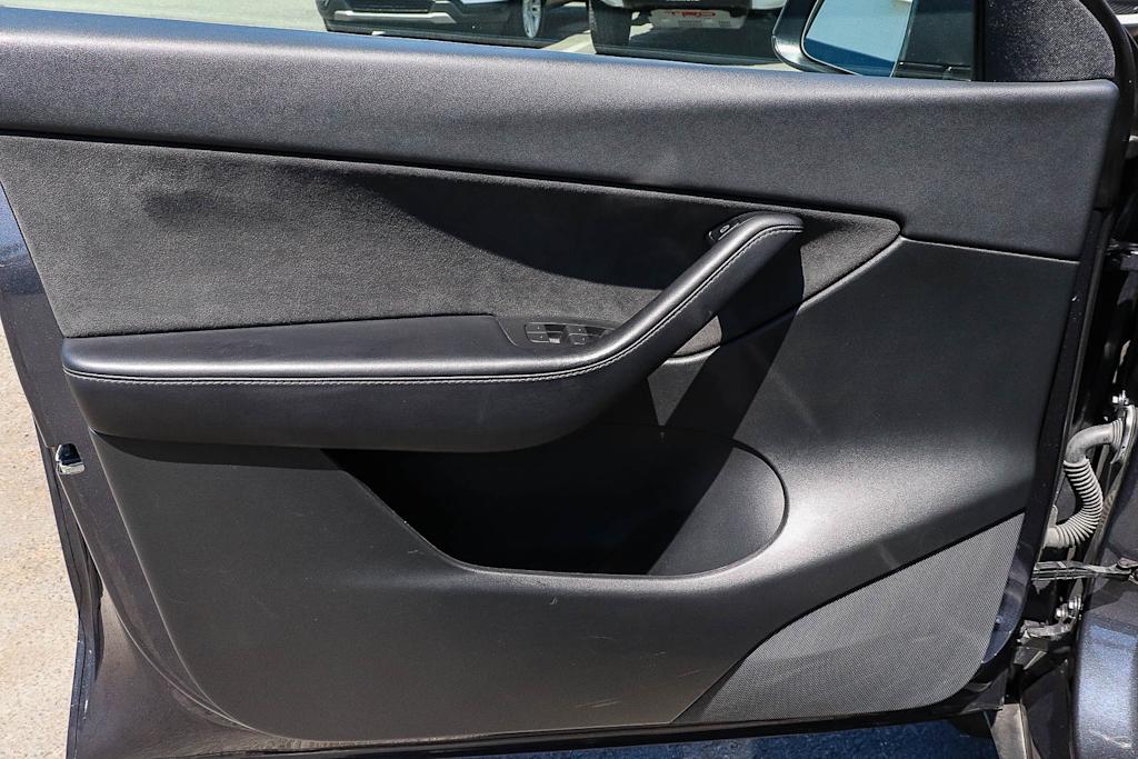 Thumbnail: 2021 Tesla Model Y - 26