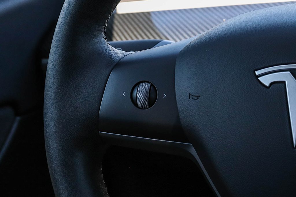 Thumbnail: 2021 Tesla Model Y - 21