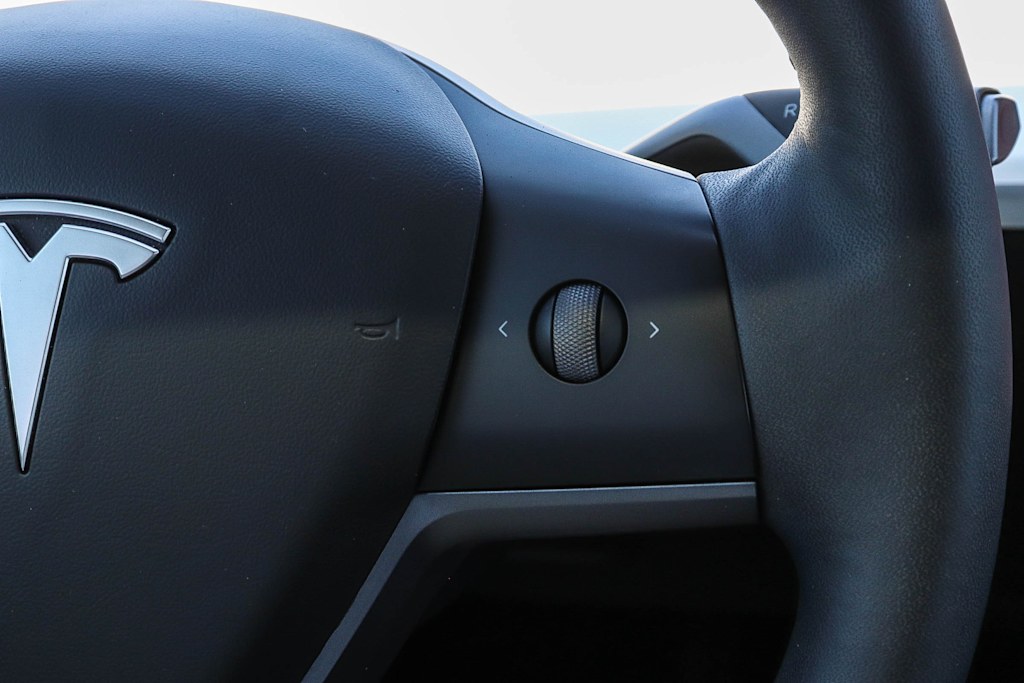 Thumbnail: 2021 Tesla Model Y - 21