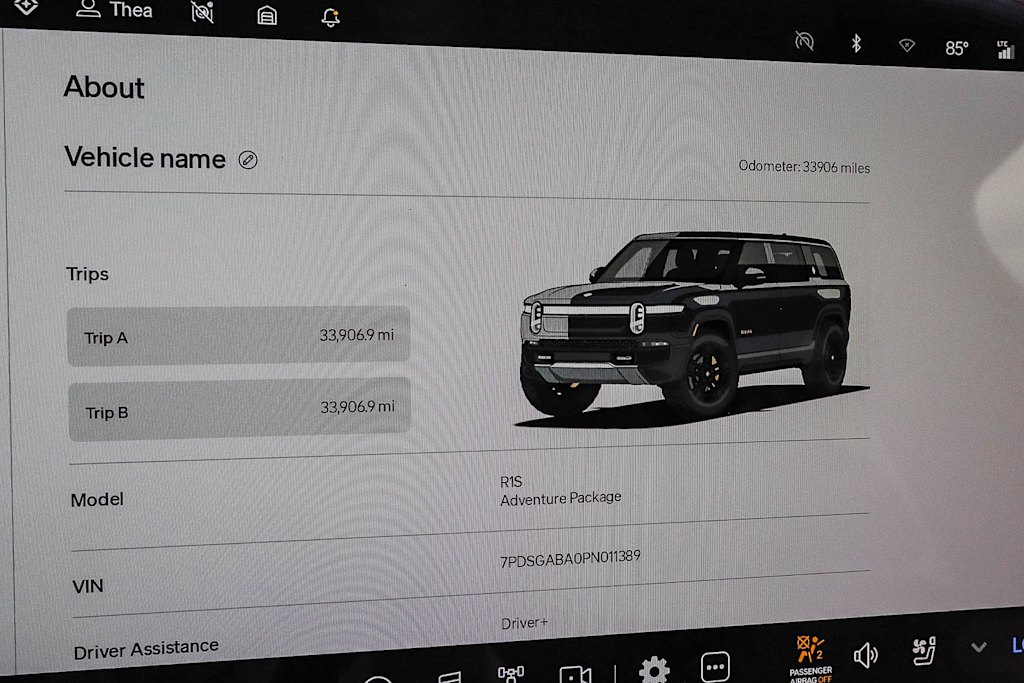 Thumbnail: 2023 Rivian R1S - 6