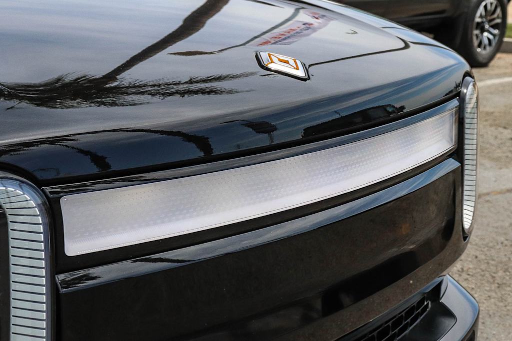Thumbnail: 2023 Rivian R1S - 14