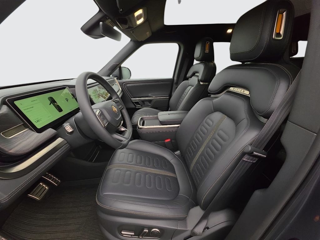 Thumbnail: 2023 Rivian R1S - 8