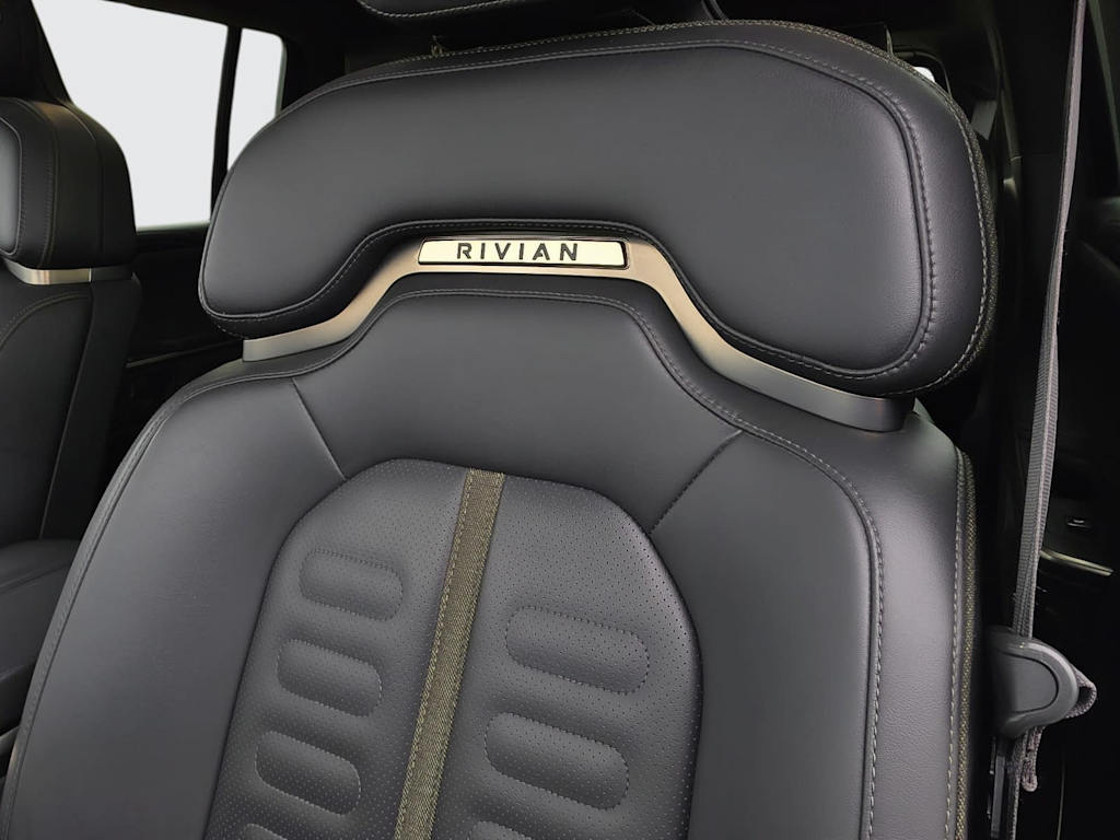 Thumbnail: 2023 Rivian R1S - 9