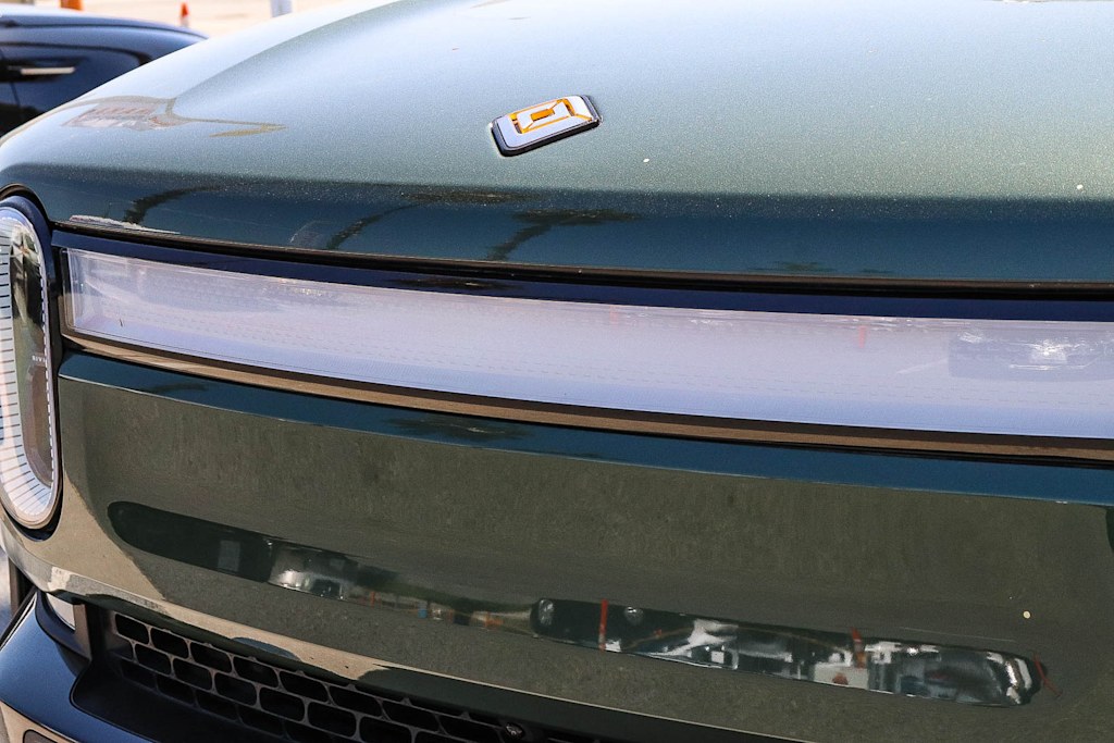 Thumbnail: 2024 Rivian R1S - 9