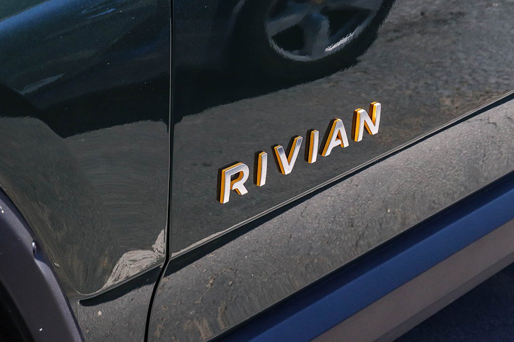 Thumbnail: 2024 Rivian R1S - 11
