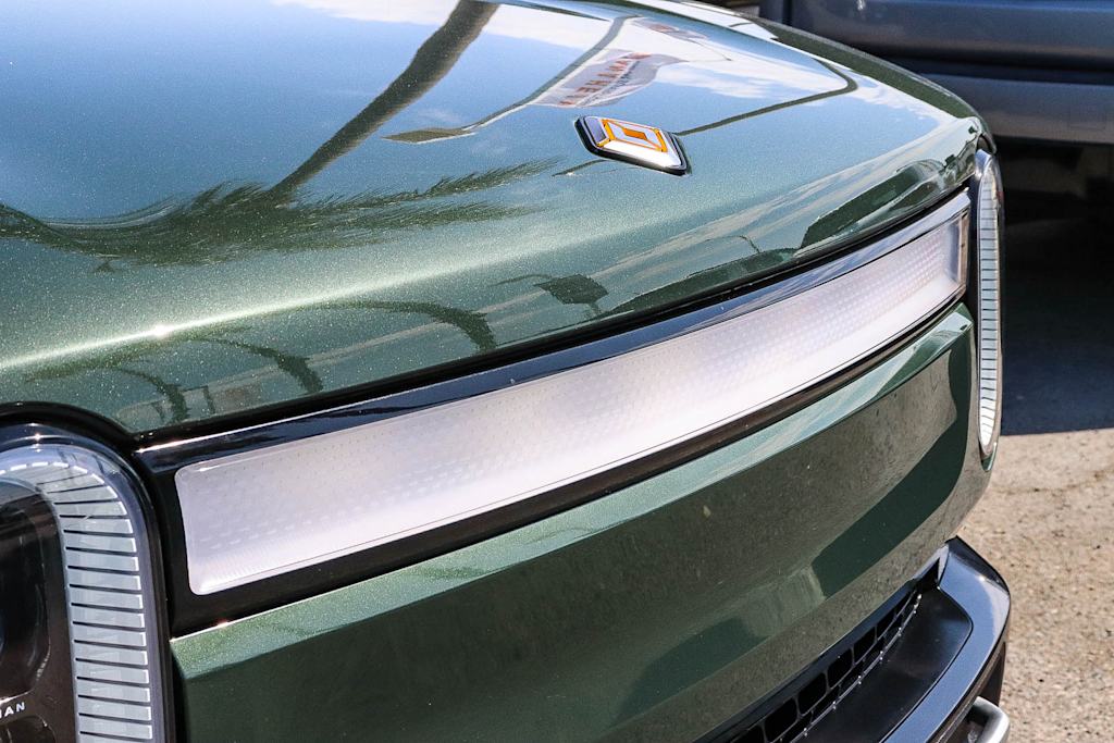 Thumbnail: 2024 Rivian R1S - 16