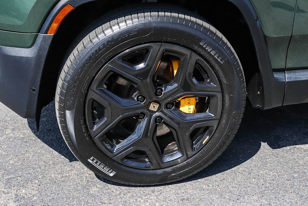 Thumbnail: 2024 Rivian R1S - 20