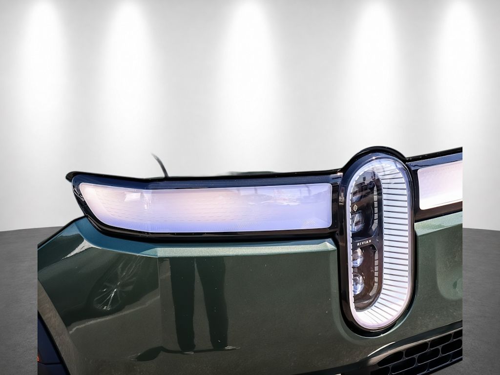 Thumbnail: 2024 Rivian R1S - 15
