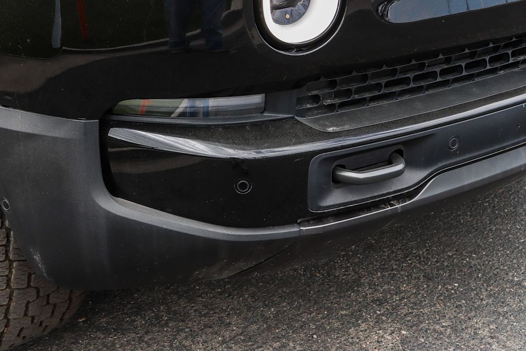 Thumbnail: 2025 Rivian R1S - 23