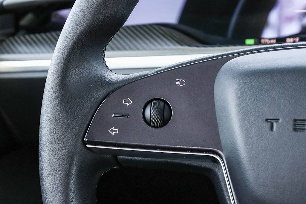 Thumbnail: 2023 Tesla Model X - 22