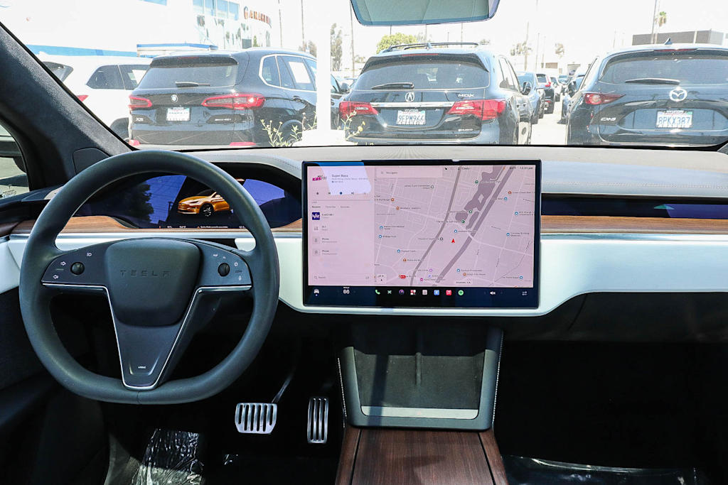 Thumbnail: 2022 Tesla Model X - 2