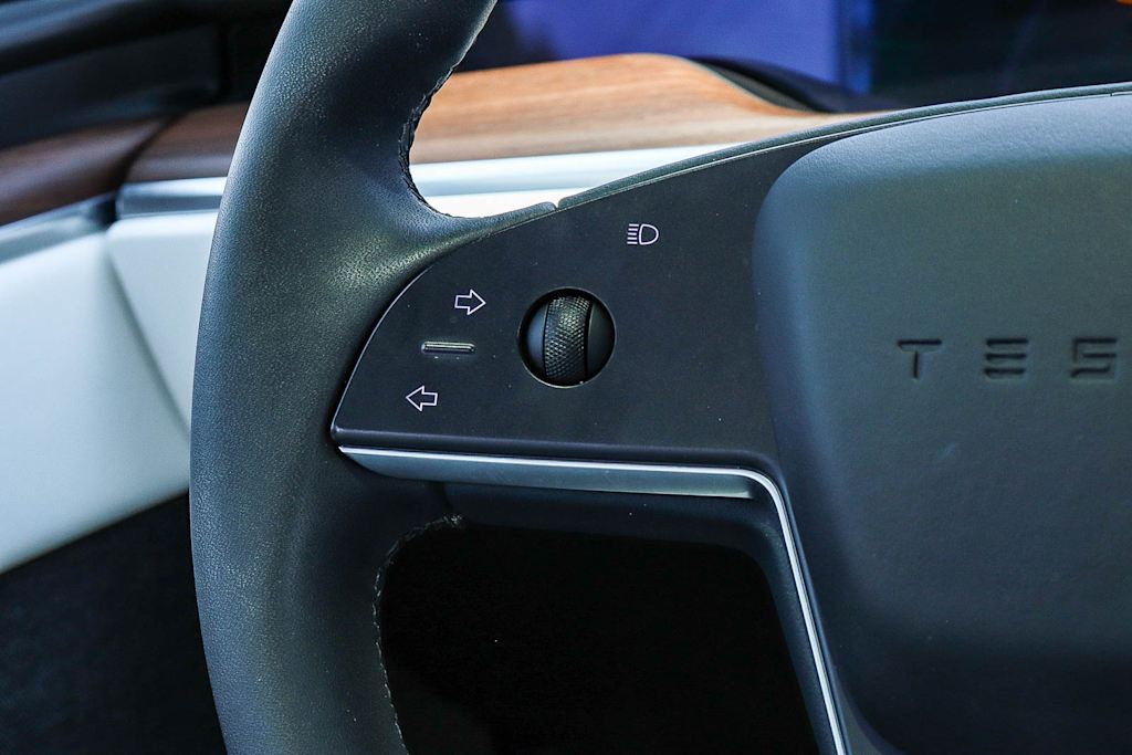 Thumbnail: 2022 Tesla Model X - 22