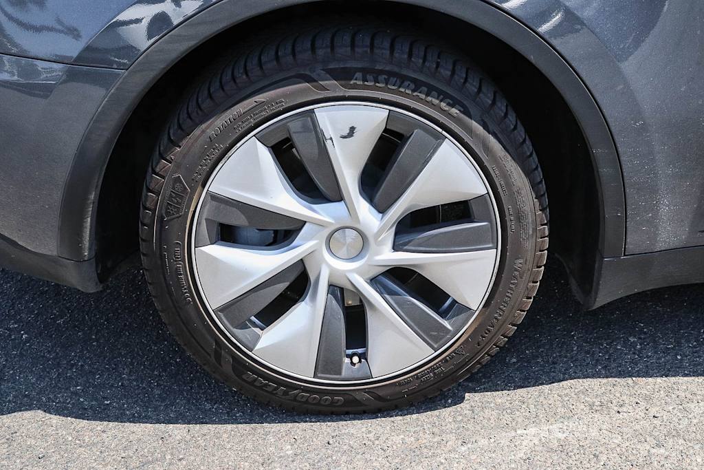 Thumbnail: 2023 Tesla Model Y - 7