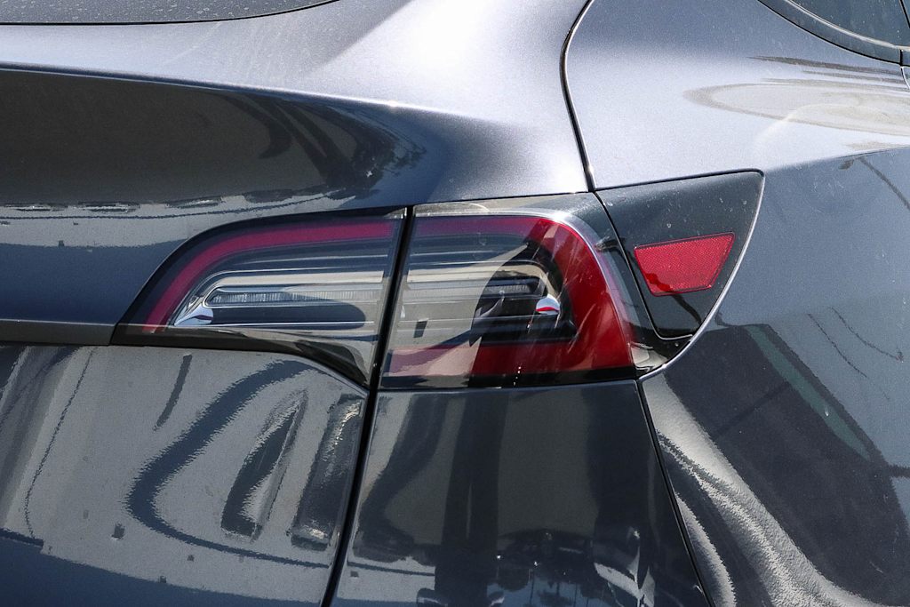 Thumbnail: 2023 Tesla Model Y - 18