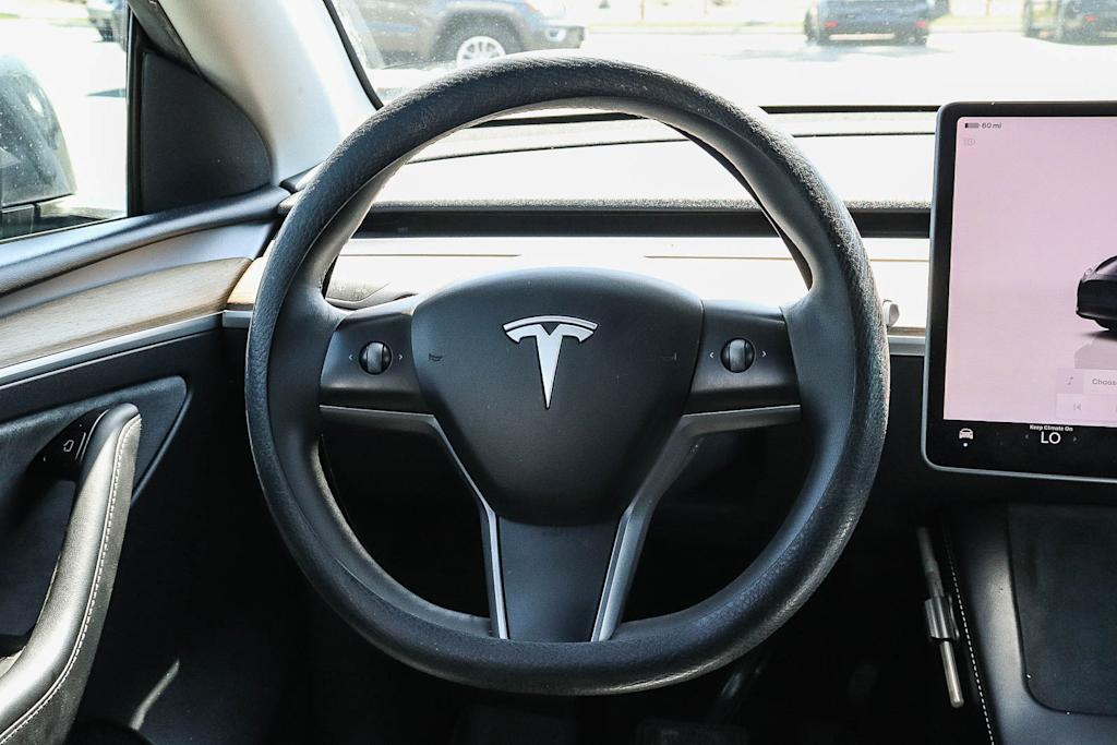 Thumbnail: 2023 Tesla Model Y - 8