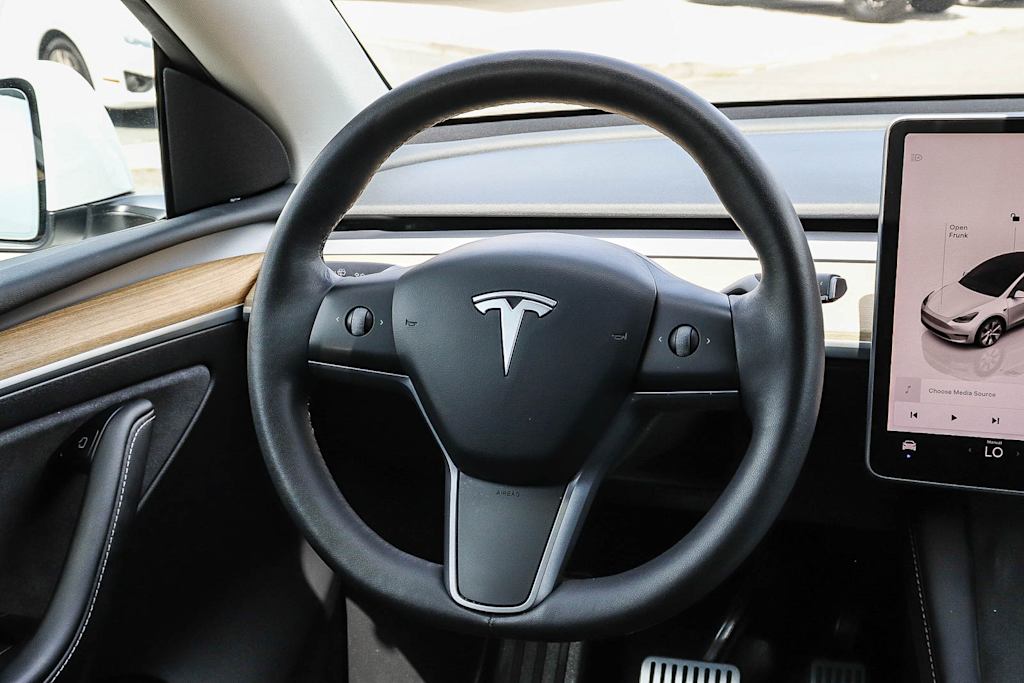 Thumbnail: 2022 Tesla Model Y - 8