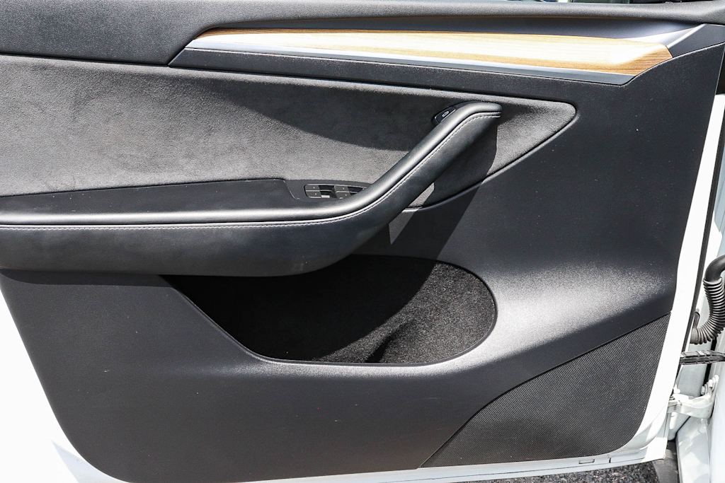 Thumbnail: 2022 Tesla Model Y - 25