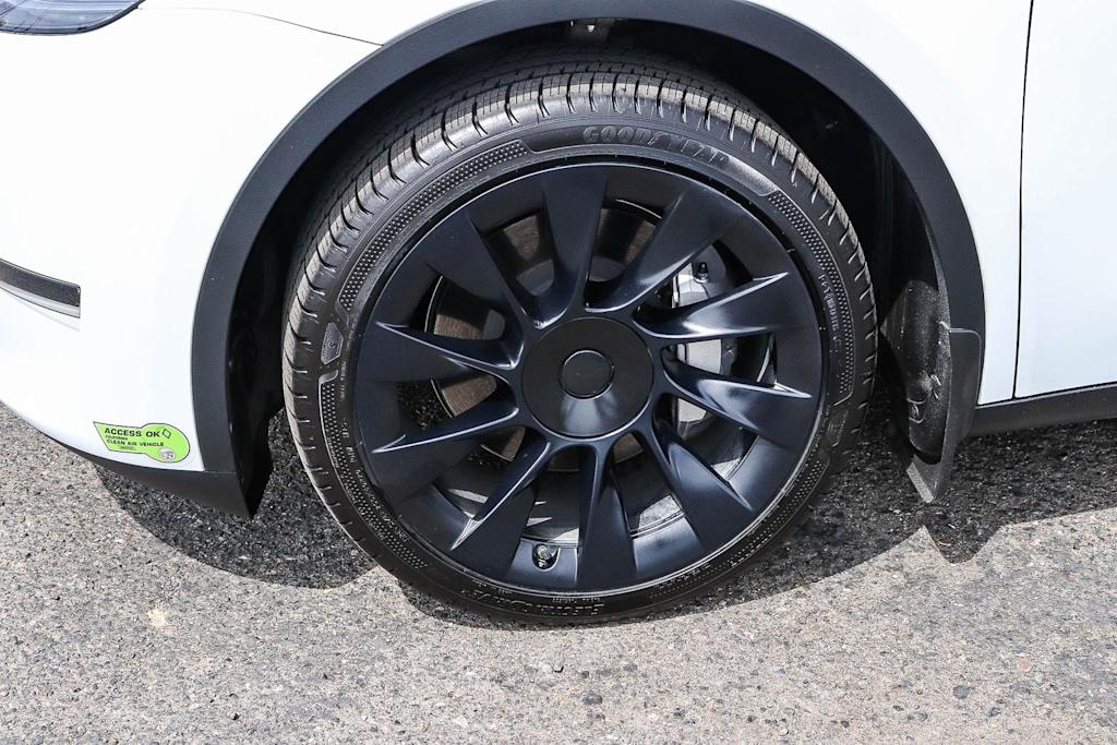Thumbnail: 2023 Tesla Model Y - 20