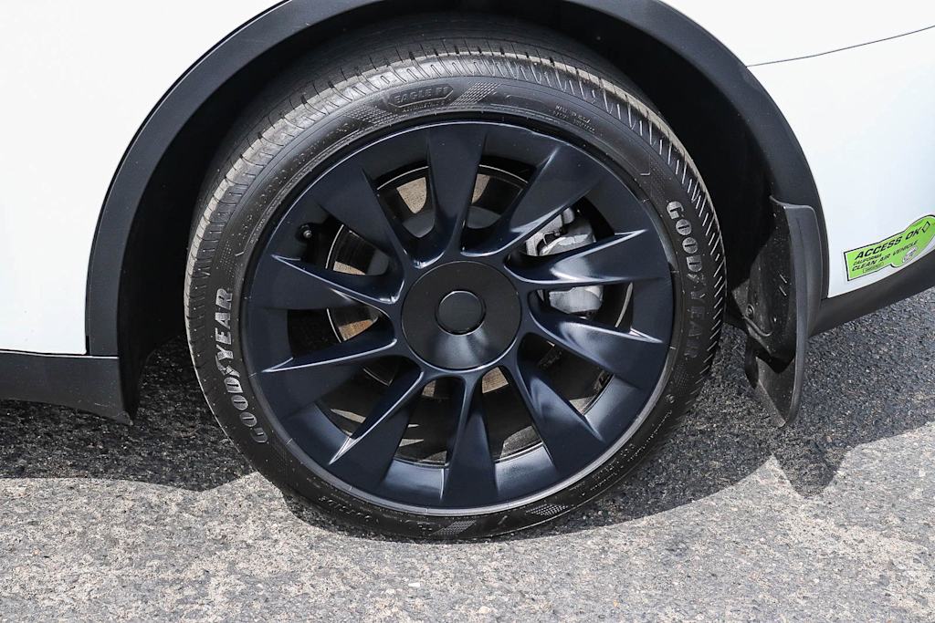 Thumbnail: 2023 Tesla Model Y - 6