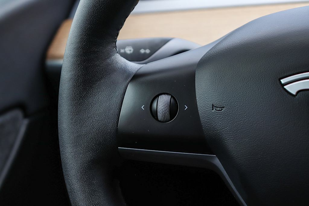 Thumbnail: 2022 Tesla Model Y - 21