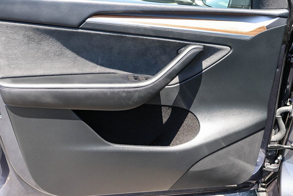 Thumbnail: 2023 Tesla Model Y - 21