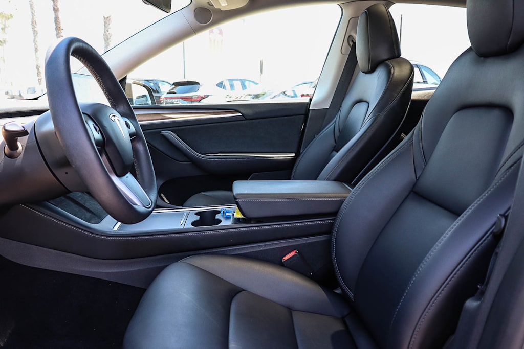 Thumbnail: 2023 Tesla Model Y - 10