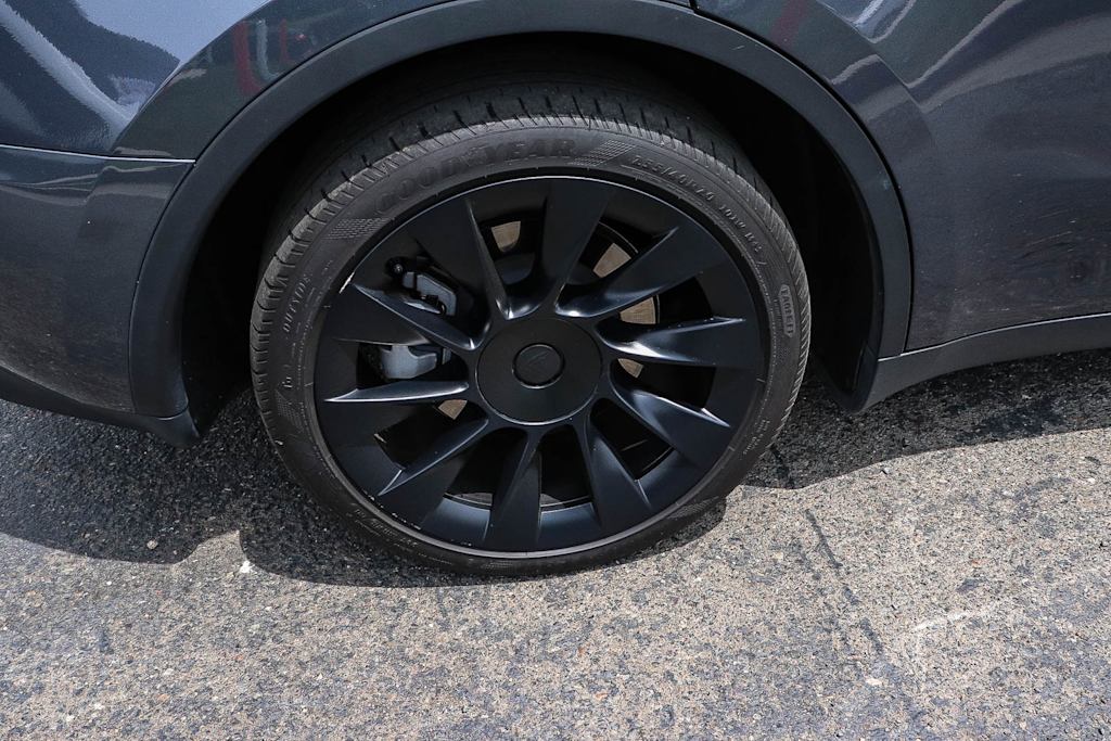 Thumbnail: 2023 Tesla Model Y - 7