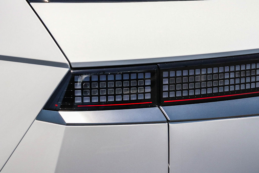 Thumbnail: 2026 Hyundai Ioniq 5 - 17