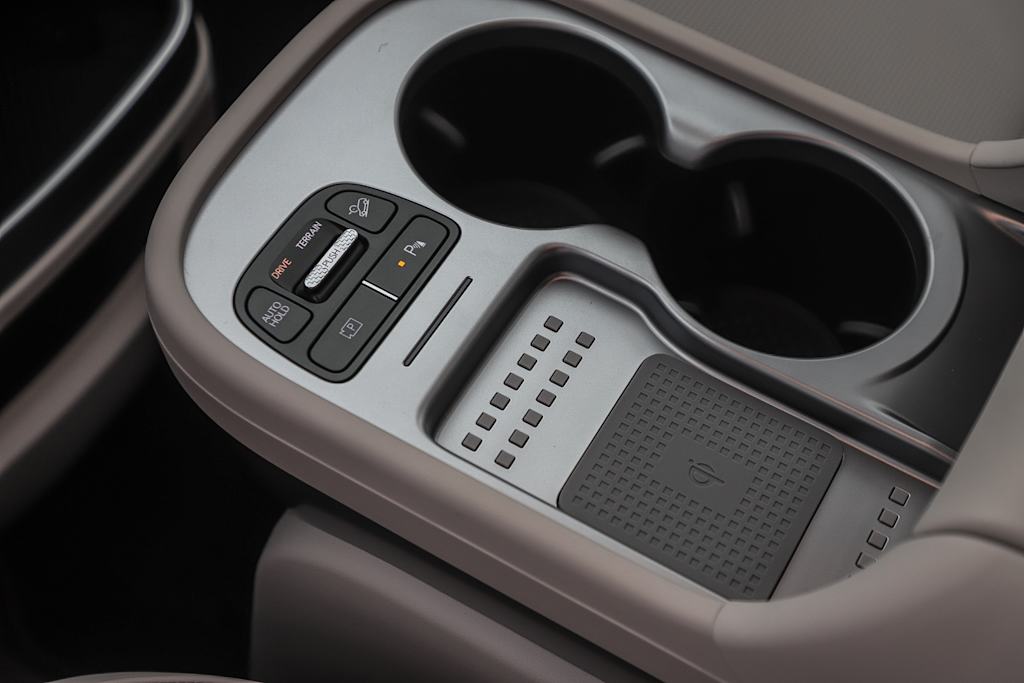 Thumbnail: 2026 Hyundai Ioniq - 14