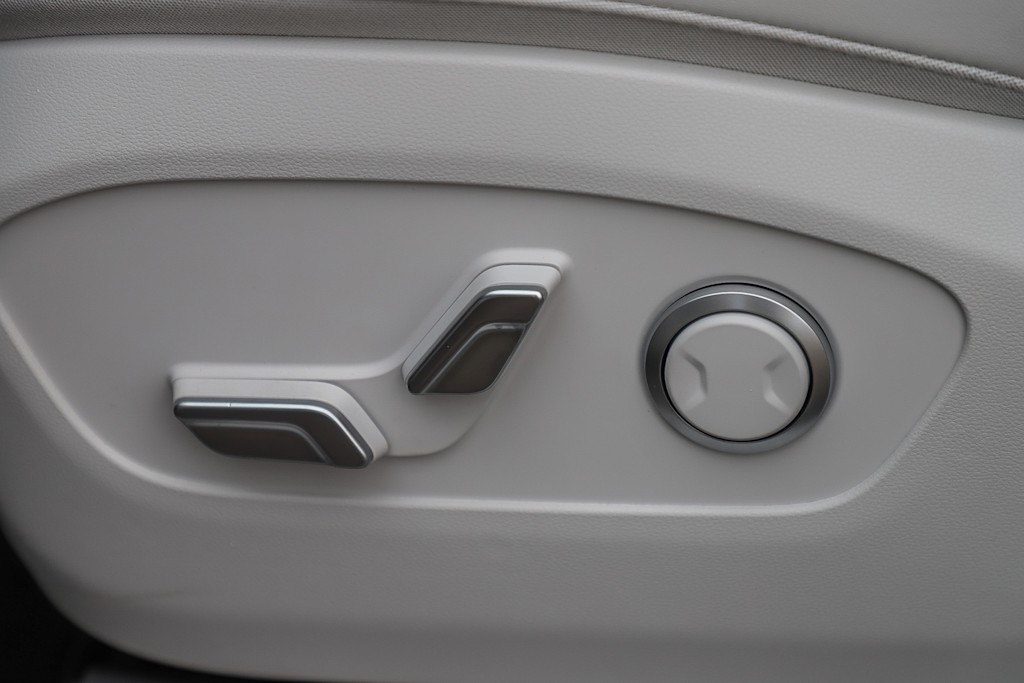 Thumbnail: 2026 Hyundai Ioniq - 27