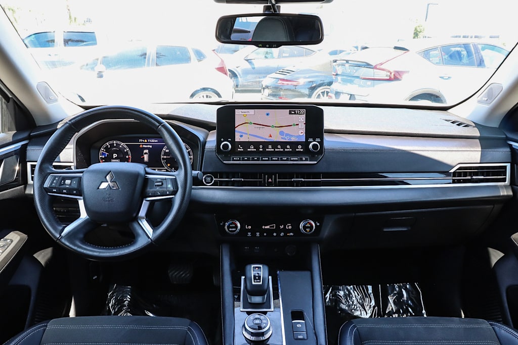 Thumbnail: 2024 Mitsubishi Outlander - 2