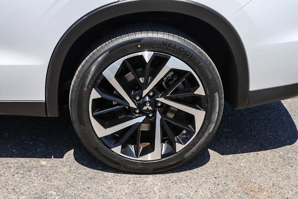 Thumbnail: 2024 Mitsubishi Outlander - 7
