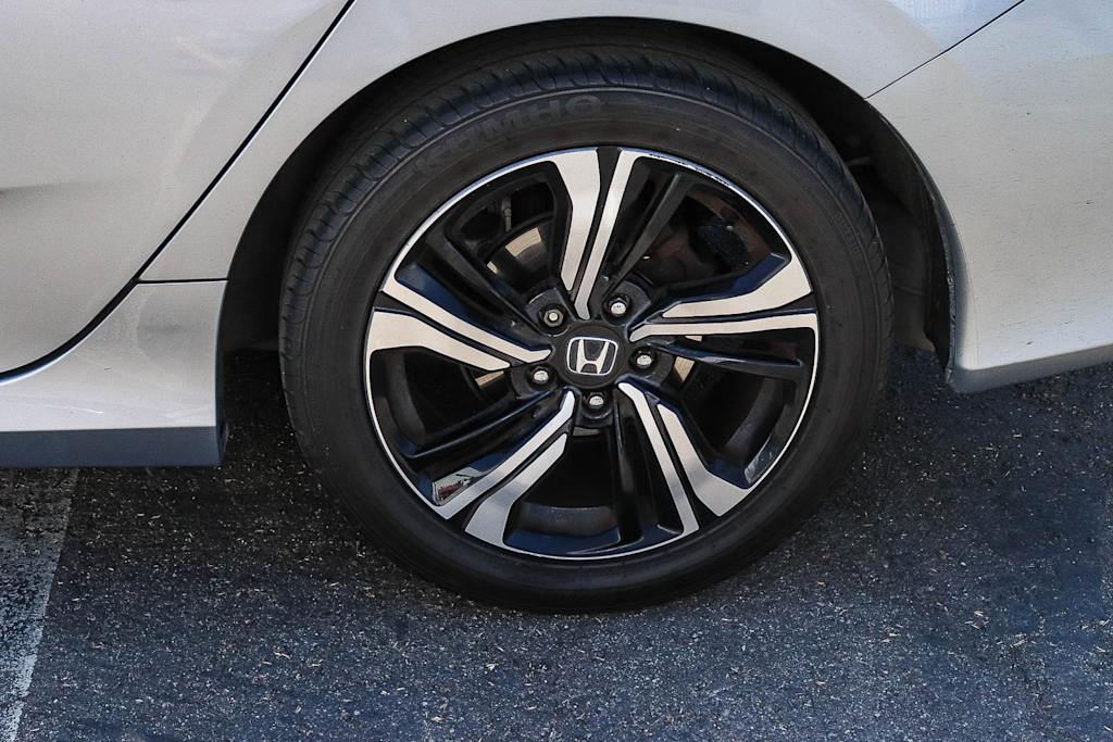 Thumbnail: 2018 Honda Civic - 16