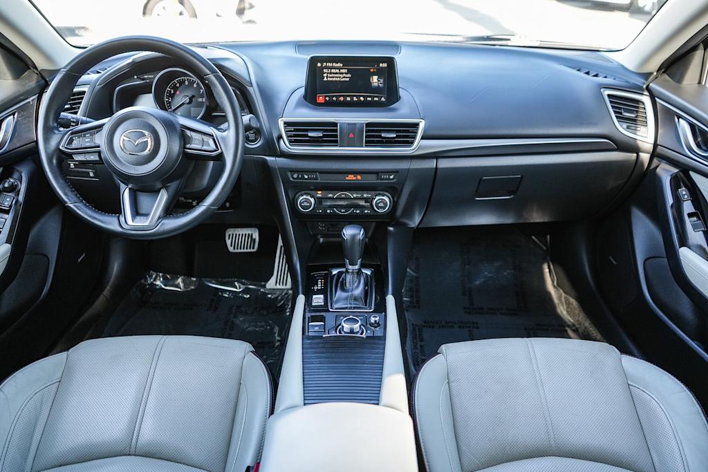 Thumbnail: 2017 Mazda Mazda3 - 2