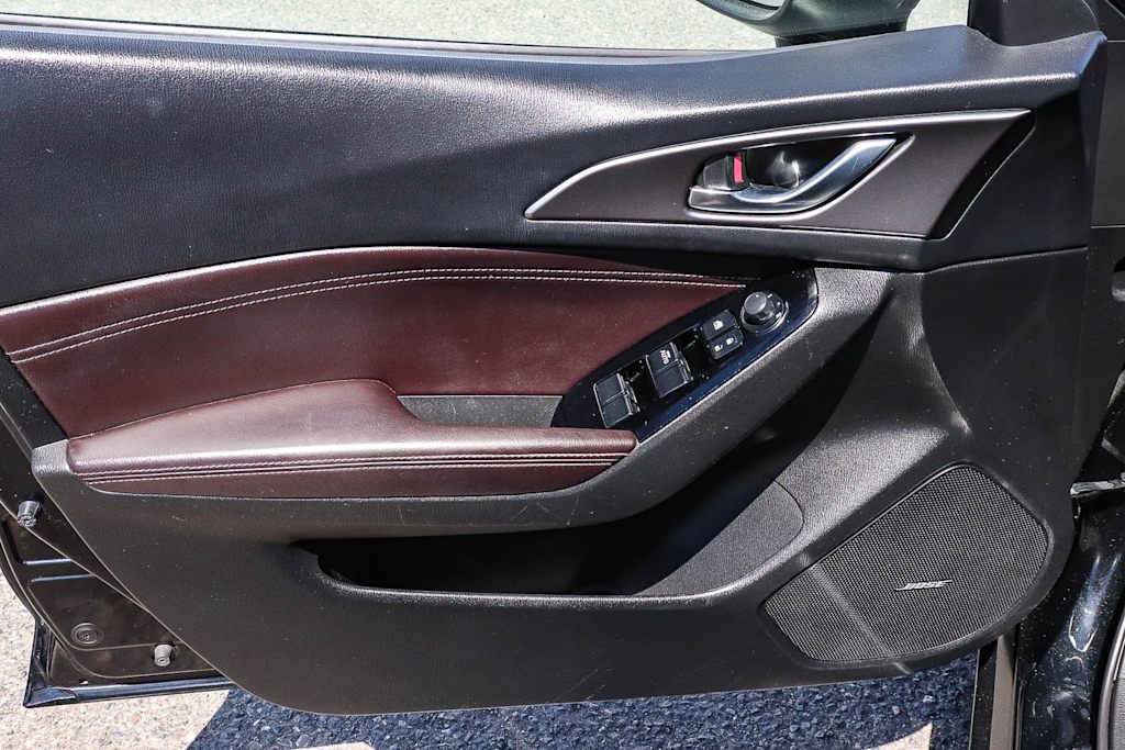 Thumbnail: 2017 Mazda Mazda3 - 29
