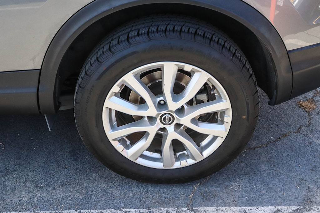 Thumbnail: 2021 Nissan Rogue Sport - 15