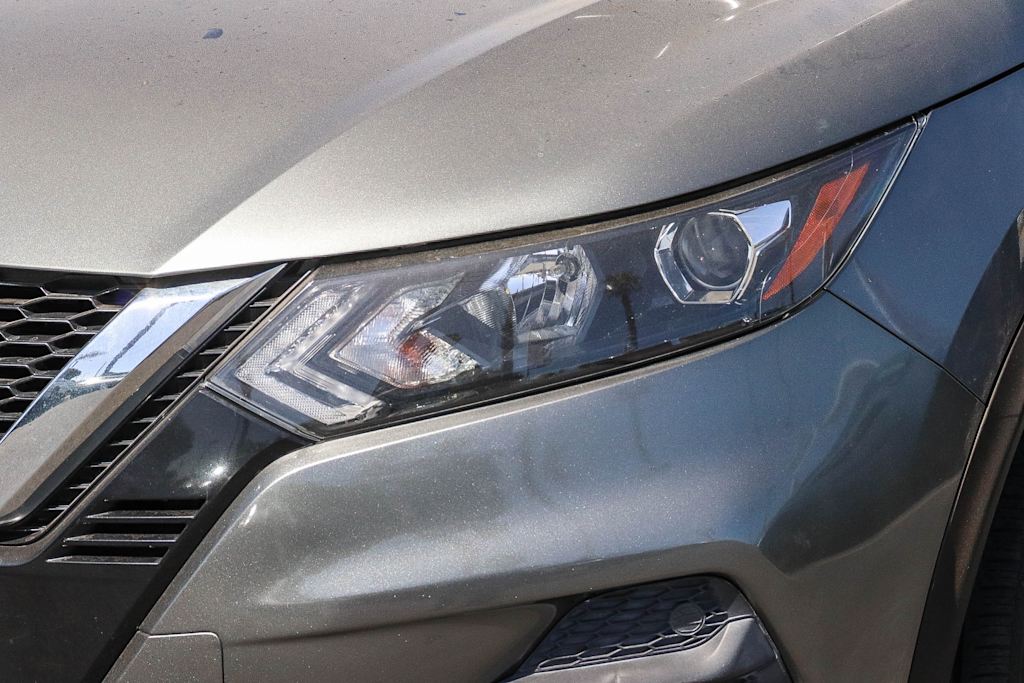 Thumbnail: 2021 Nissan Rogue Sport - 12
