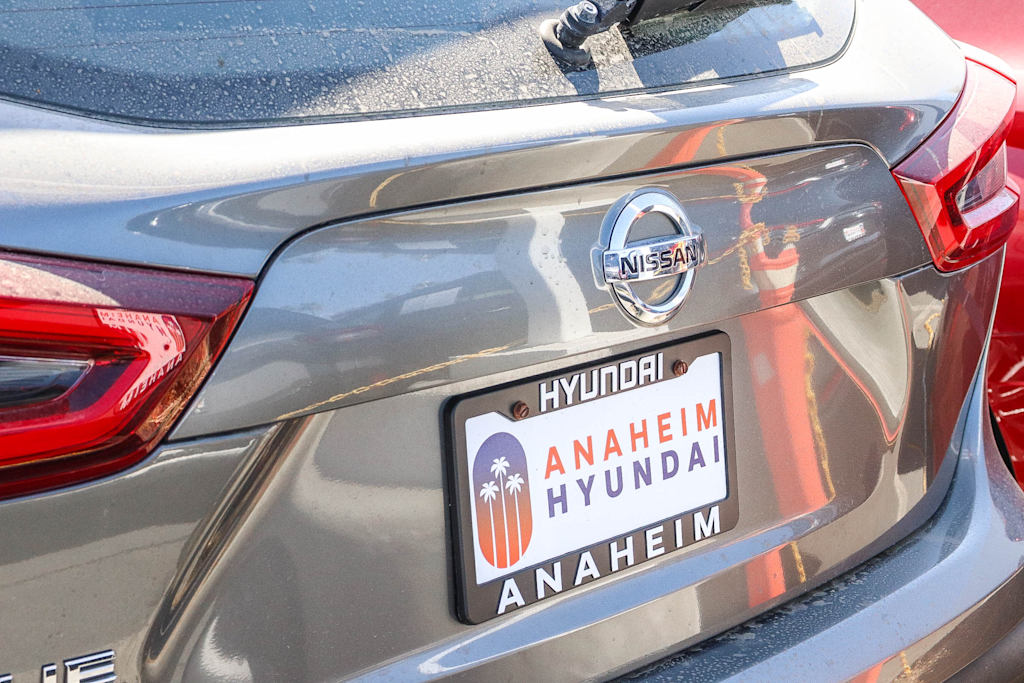 Thumbnail: 2021 Nissan Rogue Sport - 18