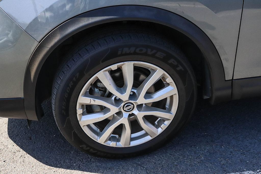 Thumbnail: 2021 Nissan Rogue Sport - 6