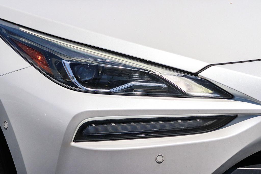 Thumbnail: 2021 Toyota Mirai - 17