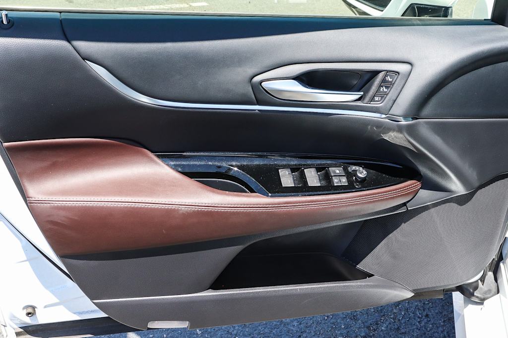 Thumbnail: 2021 Toyota Mirai - 26
