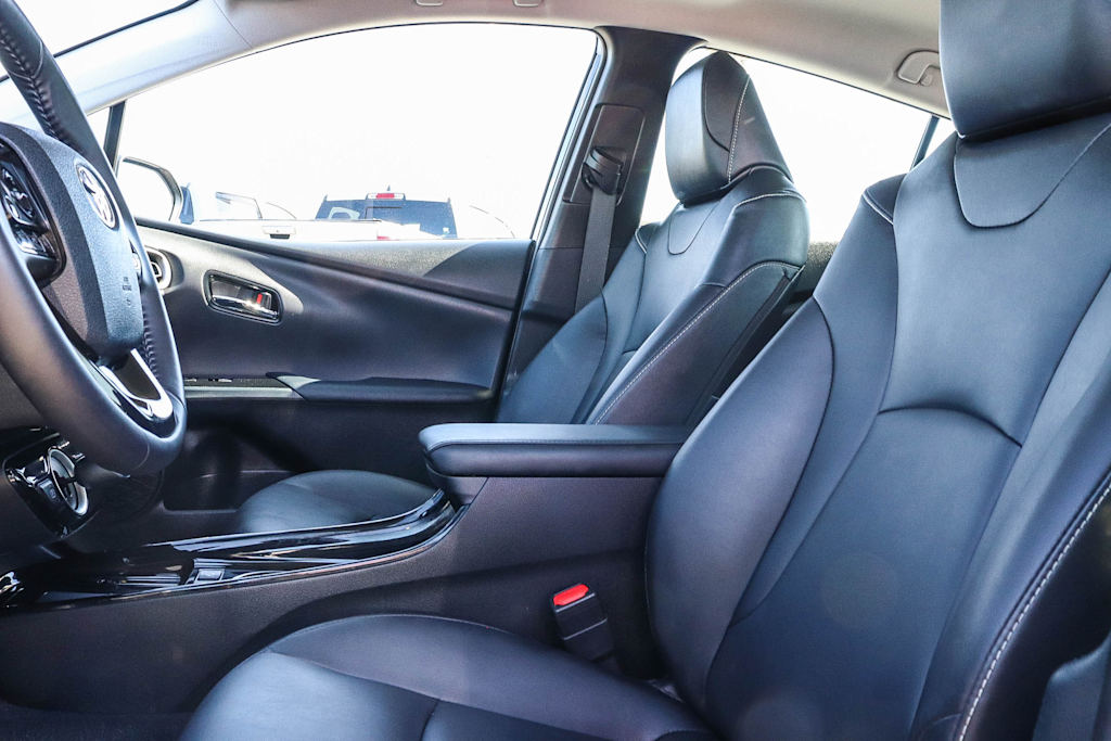 Thumbnail: 2021 Toyota Prius Prime - 11